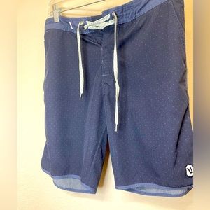 Vuori Cruise Board Shorts - Mens 30” Waist